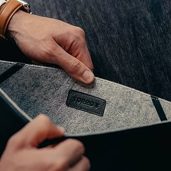 13インチ MacBook Pro Leather Sleeve ブラック Amazon.com: Genuine Leather Sleeve Case for 13 MacBook Air